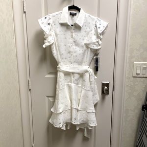 Cute white size 4 Tahari summer star dress NWT
